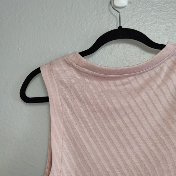 Adidas women's active top size M - Picture 6 of 8